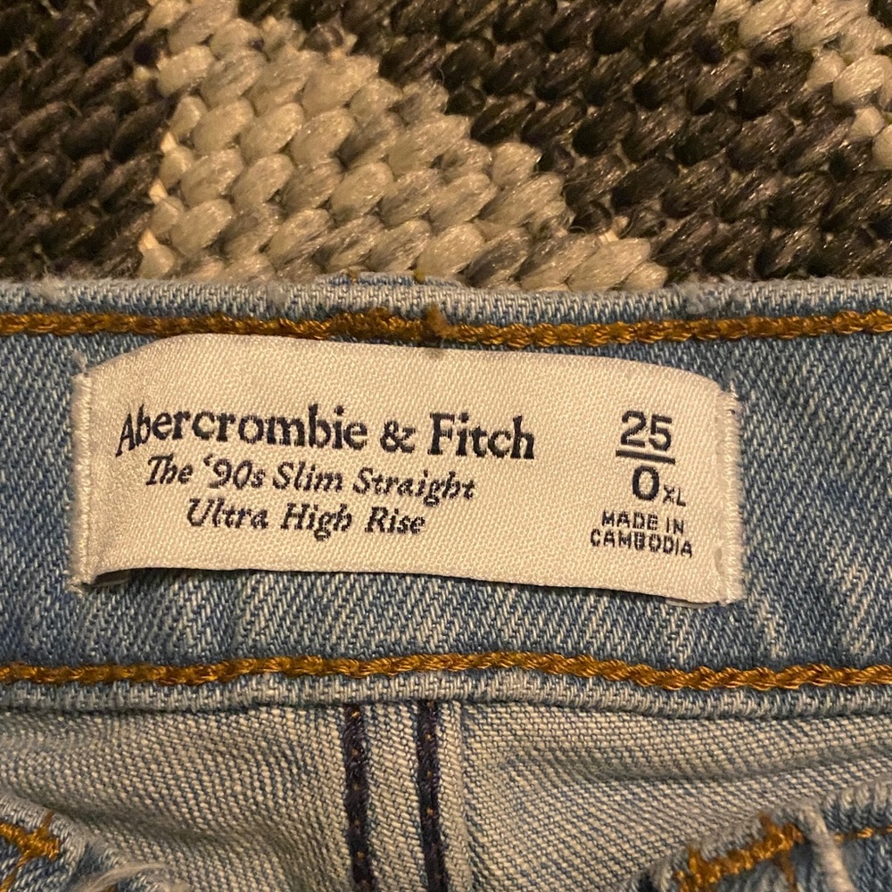 Abercrombie & Fitch Light Blue '90s Slim Straight Jeans